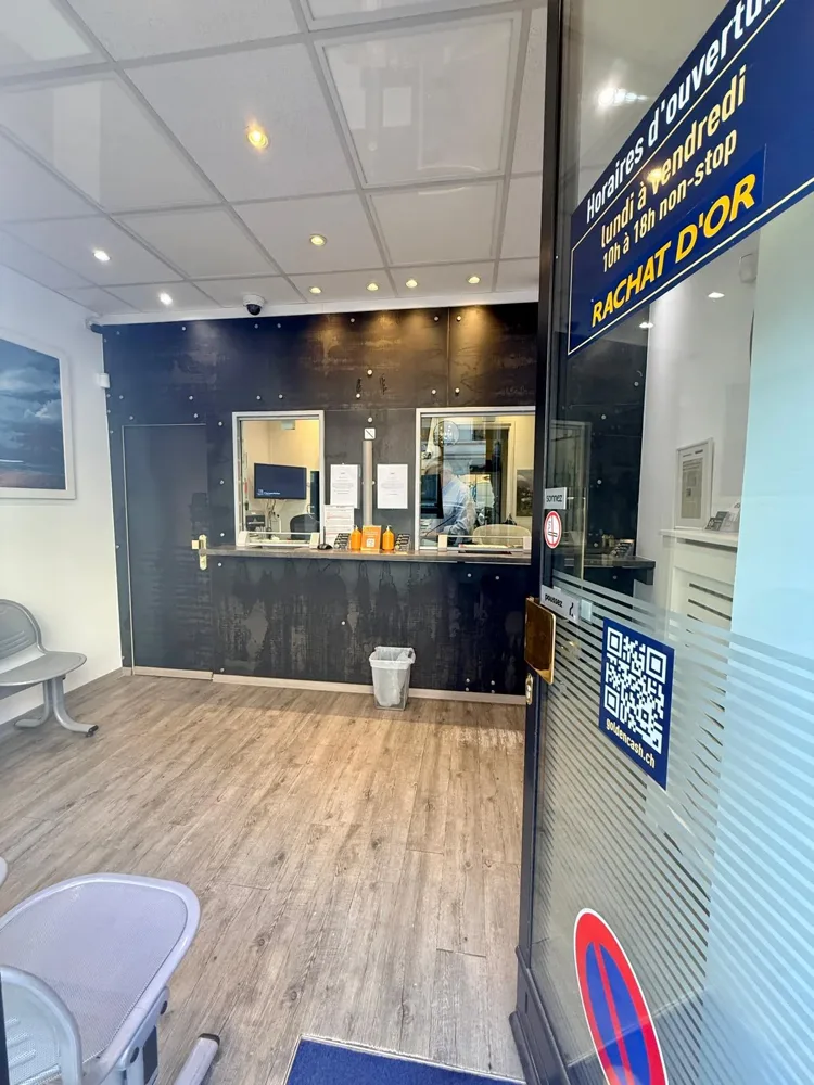 Agence Golden Cash vue de la rue, Genève